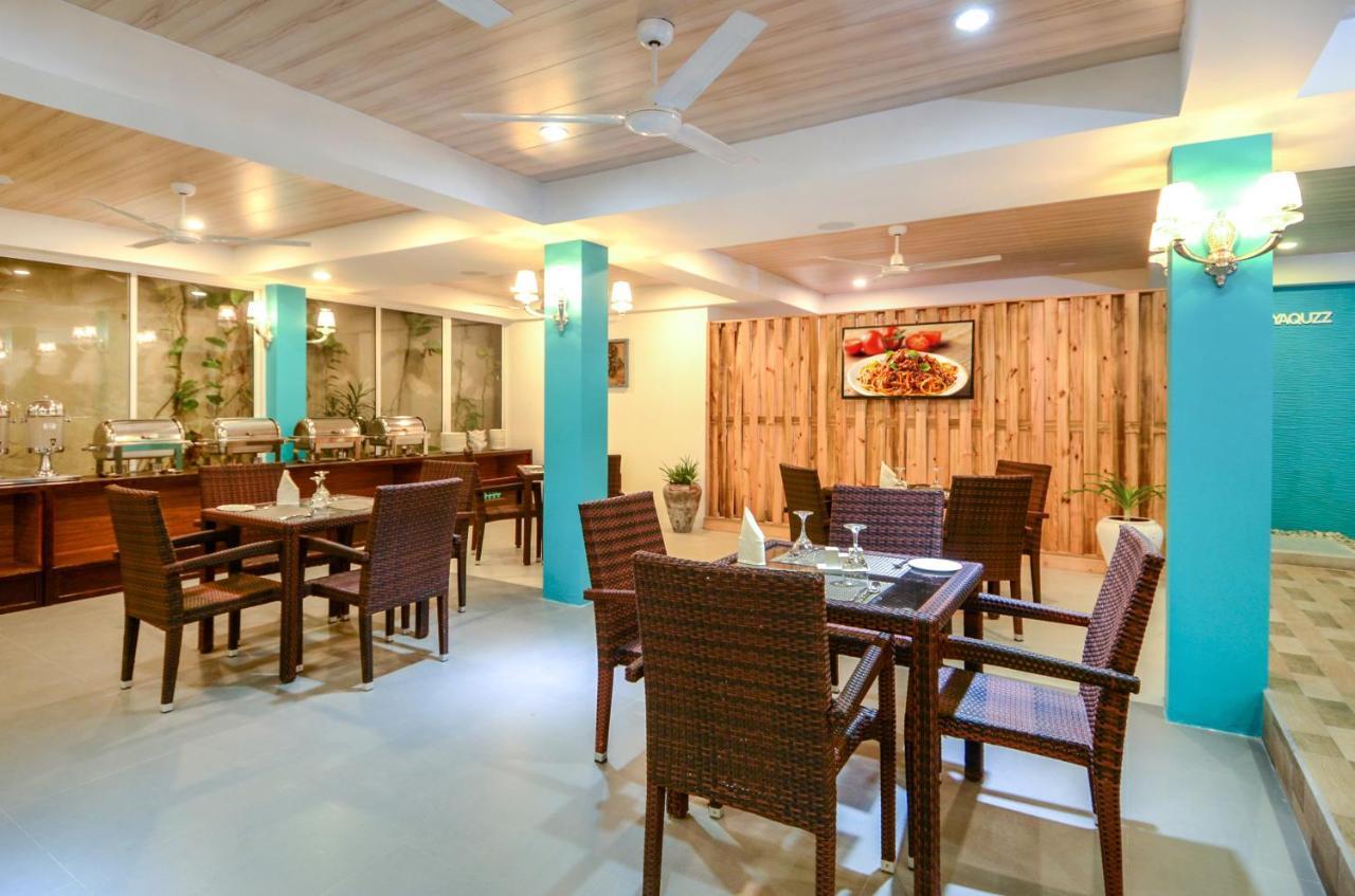 Aquzz Hotel & Spa - Maldives Maafushi Bagian luar foto