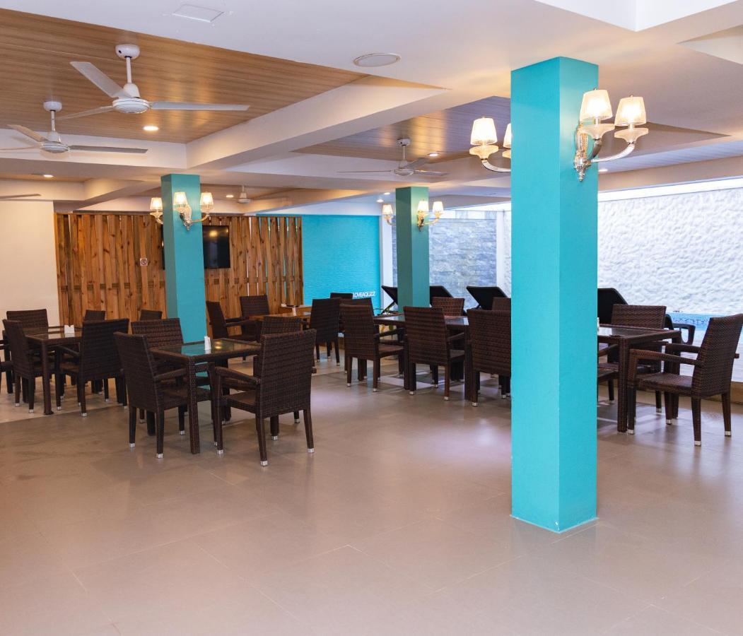 Aquzz Hotel & Spa - Maldives Maafushi Bagian luar foto