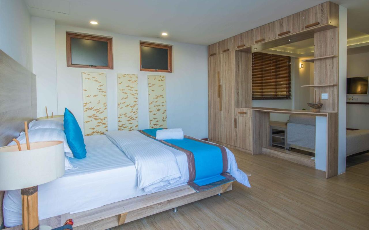 Aquzz Hotel & Spa - Maldives Maafushi Bagian luar foto
